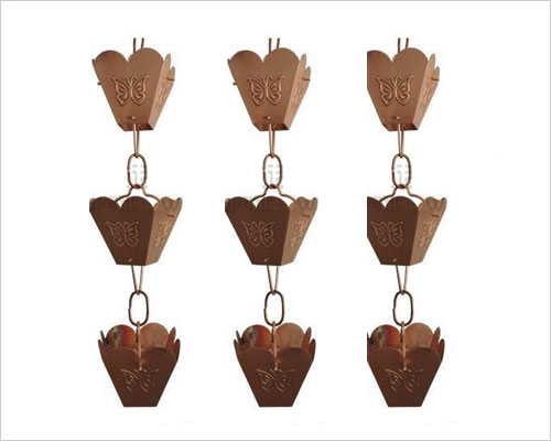 銅雨鏈適用于底層檐口挑出墻體的距離較長(zhǎng)的建筑.同時(shí),雨鏈具有*強(qiáng)的裝飾性,更適合于公園及庭院中的樓亭或過(guò)廊兩側(cè)使用.
